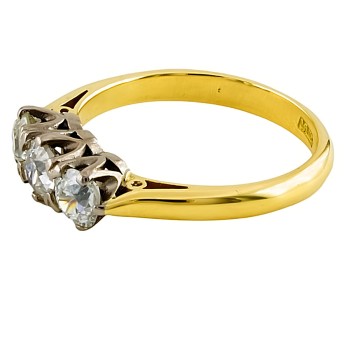 18ct gold Diamond 3 stone Ring size O